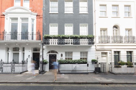 Grade II listed building offering serviced office space in Queen Street, Mayfair, London. The workspace is suitable for small to medium businesses in the Financial or Legal sector.