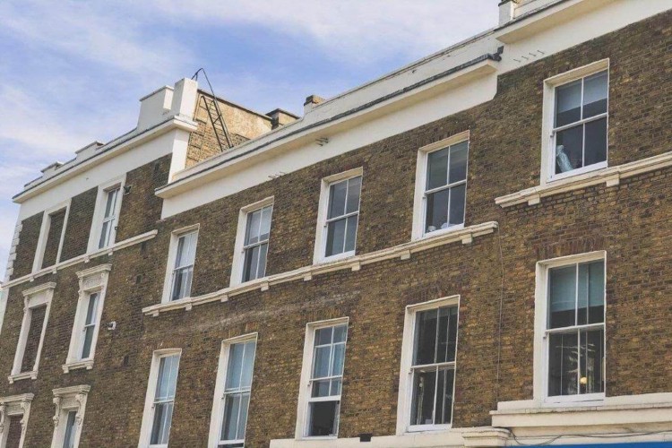 Serviced Office building in the heart of Notting Hill Gate offering businesses small and medium-sized private offices to rent from £300 on flexible terms.