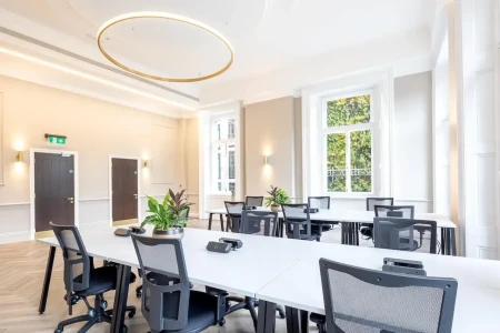 Bright, fully furnished, serviced office space with high ceilings at 117 Piccadilly.